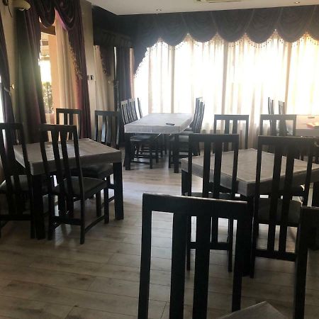 Hotel Condor Szörényvár Kültér fotó