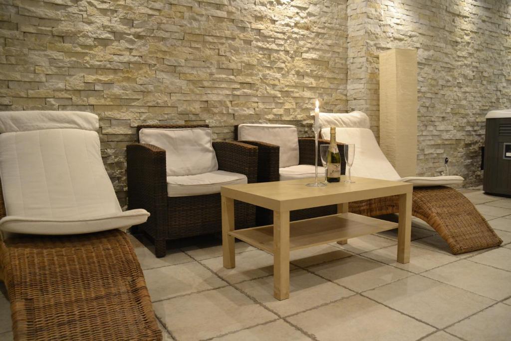 Hotel Condor Szörényvár Kültér fotó