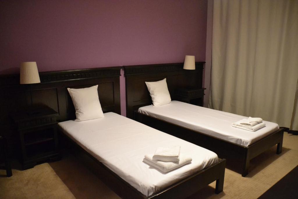 Hotel Condor Szörényvár Szoba fotó