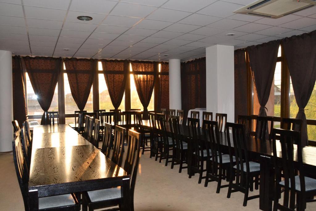 Hotel Condor Szörényvár Kültér fotó